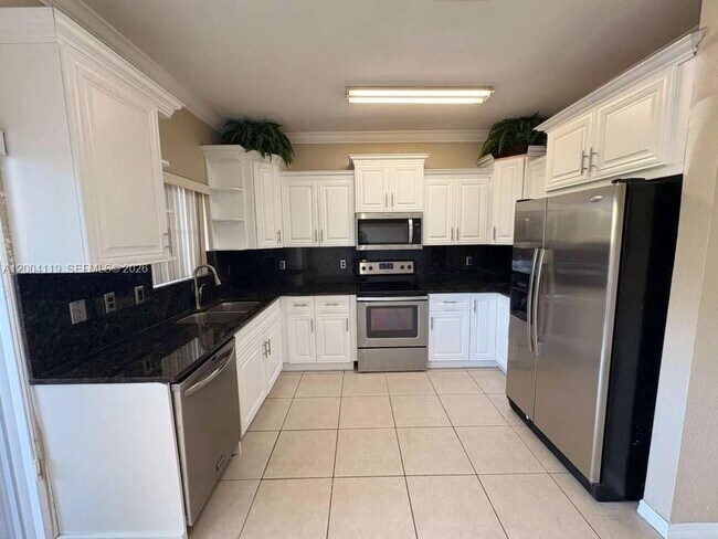 Building Photo - 8361 NW 107 Ct