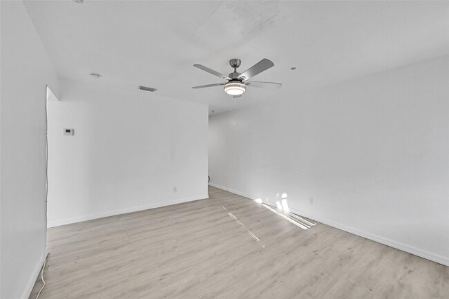 Building Photo - 2409 Taft St