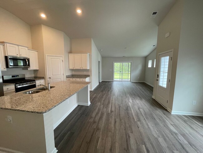 Building Photo - Newly built 3 bedroom/2 bath condo in Conway