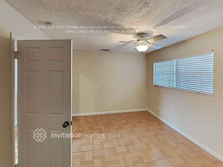 Building Photo - 3660 SW 2nd St