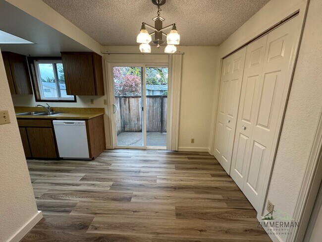 Building Photo - 2126-2128 N 8th St