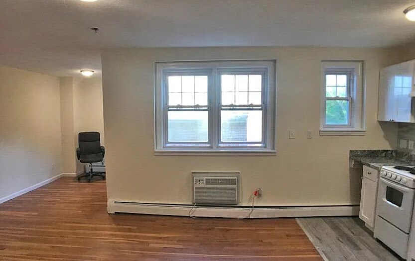 Building Photo - 1999 Commonwealth Ave