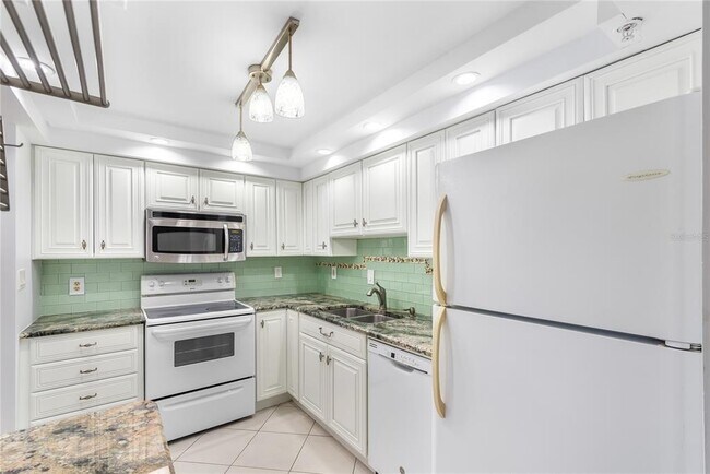 Building Photo - 255 Dolphin Point