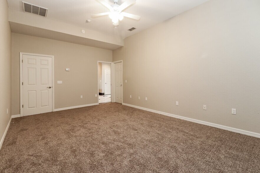 Building Photo - 11075 Marvelwood Rd