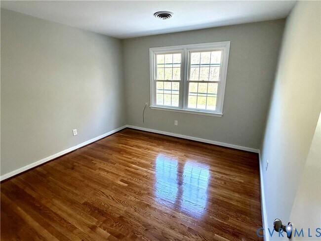 Building Photo - 11402 Creekside Dr