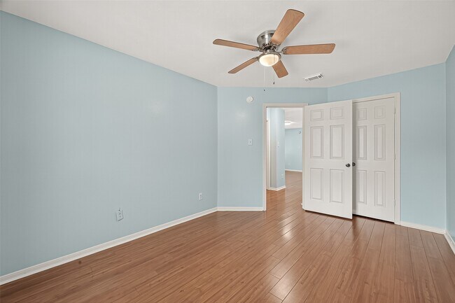 Building Photo - 6710 Bellaire Gardens Dr