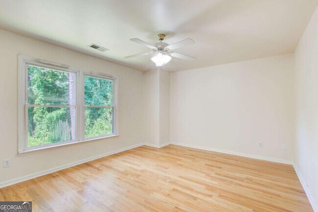 Building Photo - 2462 Empire Forest Dr