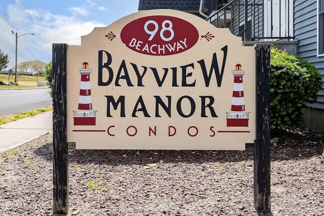 Building Photo - 98 Beachway Ave