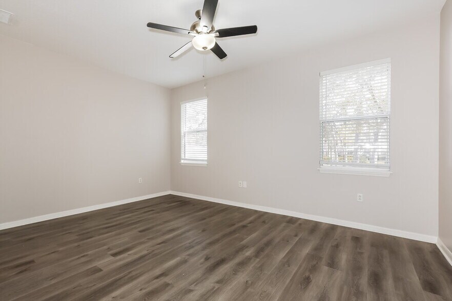 Building Photo - 11910 Old Tuscany Pl