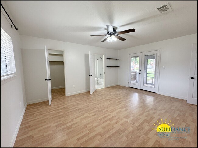 Building Photo - 1501 Royal Palm Dr