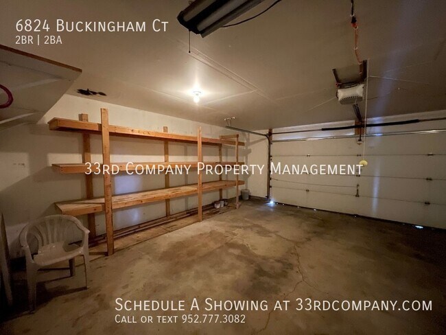 Building Photo - Bright, Updated Twin Home on Cul-de-sac ne...