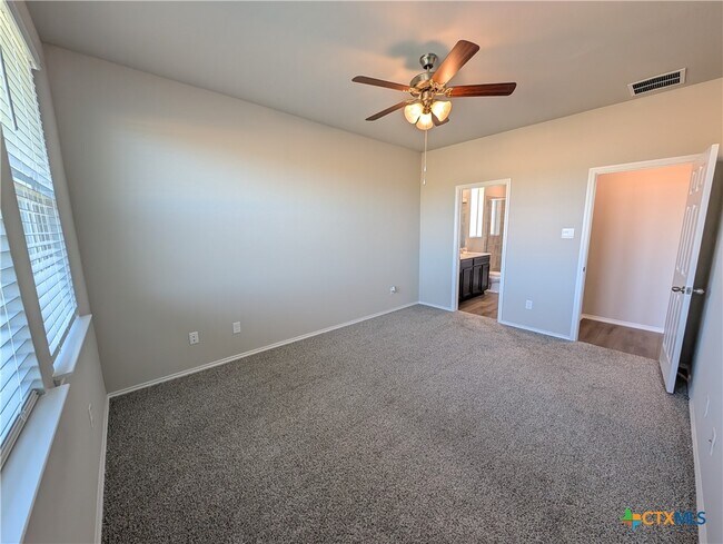 Building Photo - 1134 Stone Vly Rd