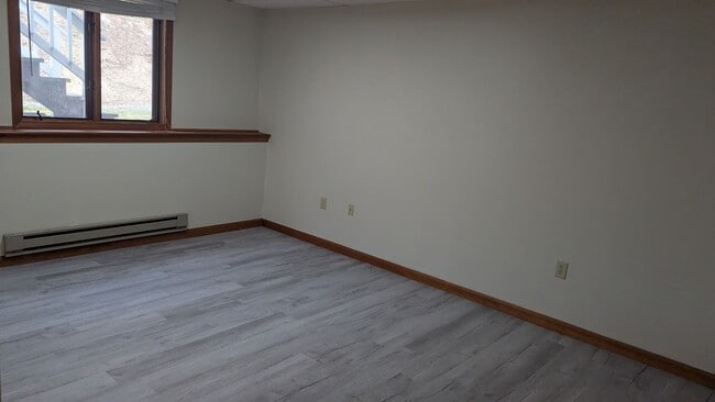 Building Photo - ***Please Respond Directly to the Online Listing, Calls May Not Be Returned***