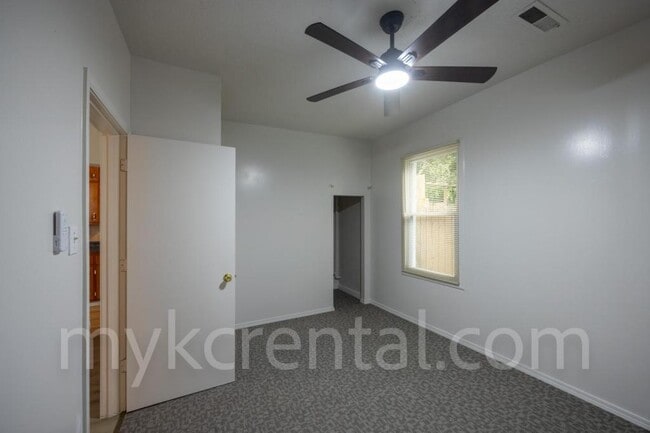 Building Photo - 711 Tenny Ave