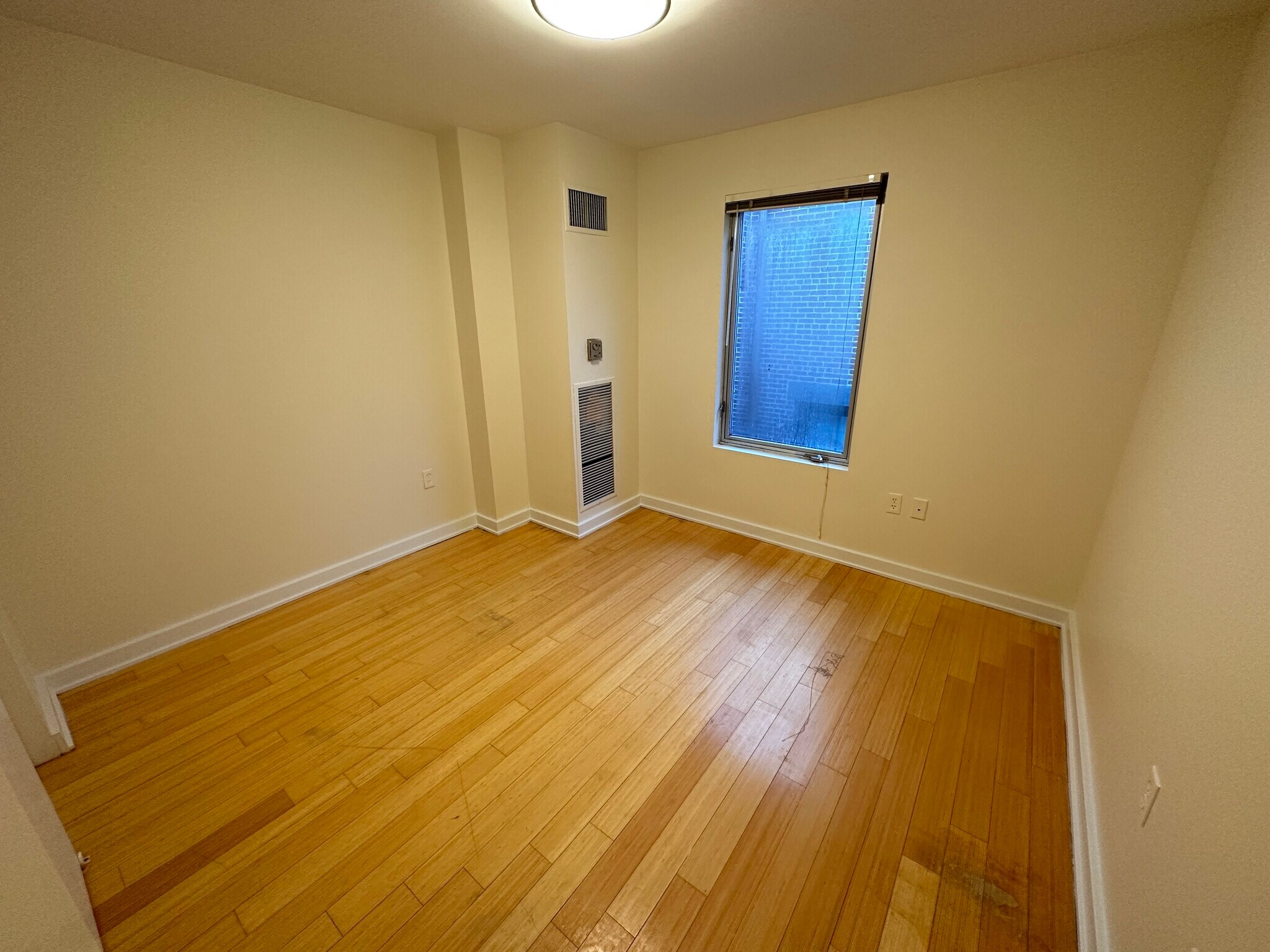 Building Photo - 5 Boylston Pl