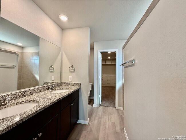 Building Photo - 8127 Glasgow Dr