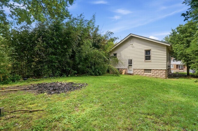Building Photo - LEASING SPECIAL - sign a 13-month lease by 7/31/2026 and second month is free!