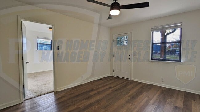 Building Photo - 205 S 11th St