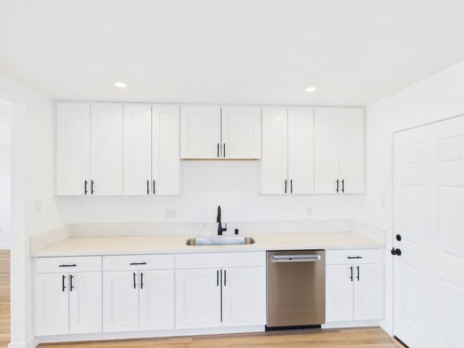 Building Photo - 3257-59 Luna Ave