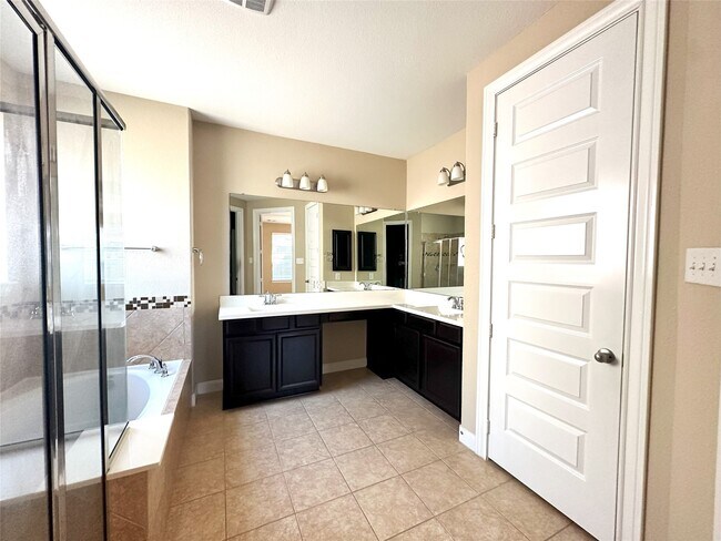 Building Photo - 22523 Birch Ridge Meadow Dr