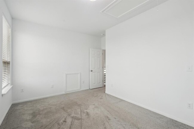 Building Photo - 6404 Mary Lewis Dr