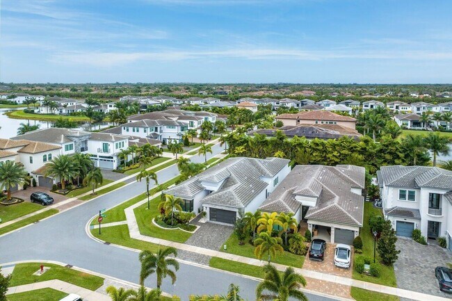 Building Photo - 9109 Fiano Pl