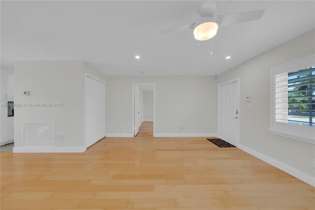 Building Photo - 13232 SW 52nd Terrace