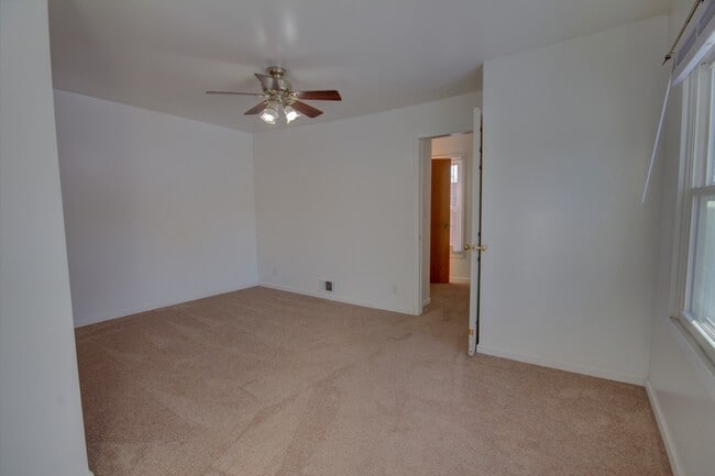 Building Photo - KLEROC