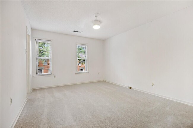 Building Photo - 1694 Belvedere Ct
