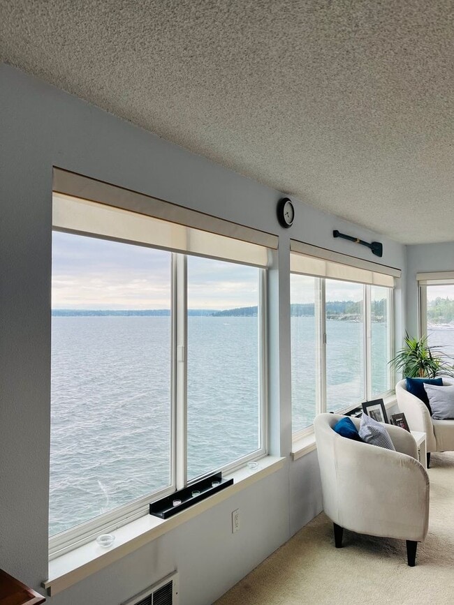 Building Photo - Kirkland Waterfront Condo Available Now! S...