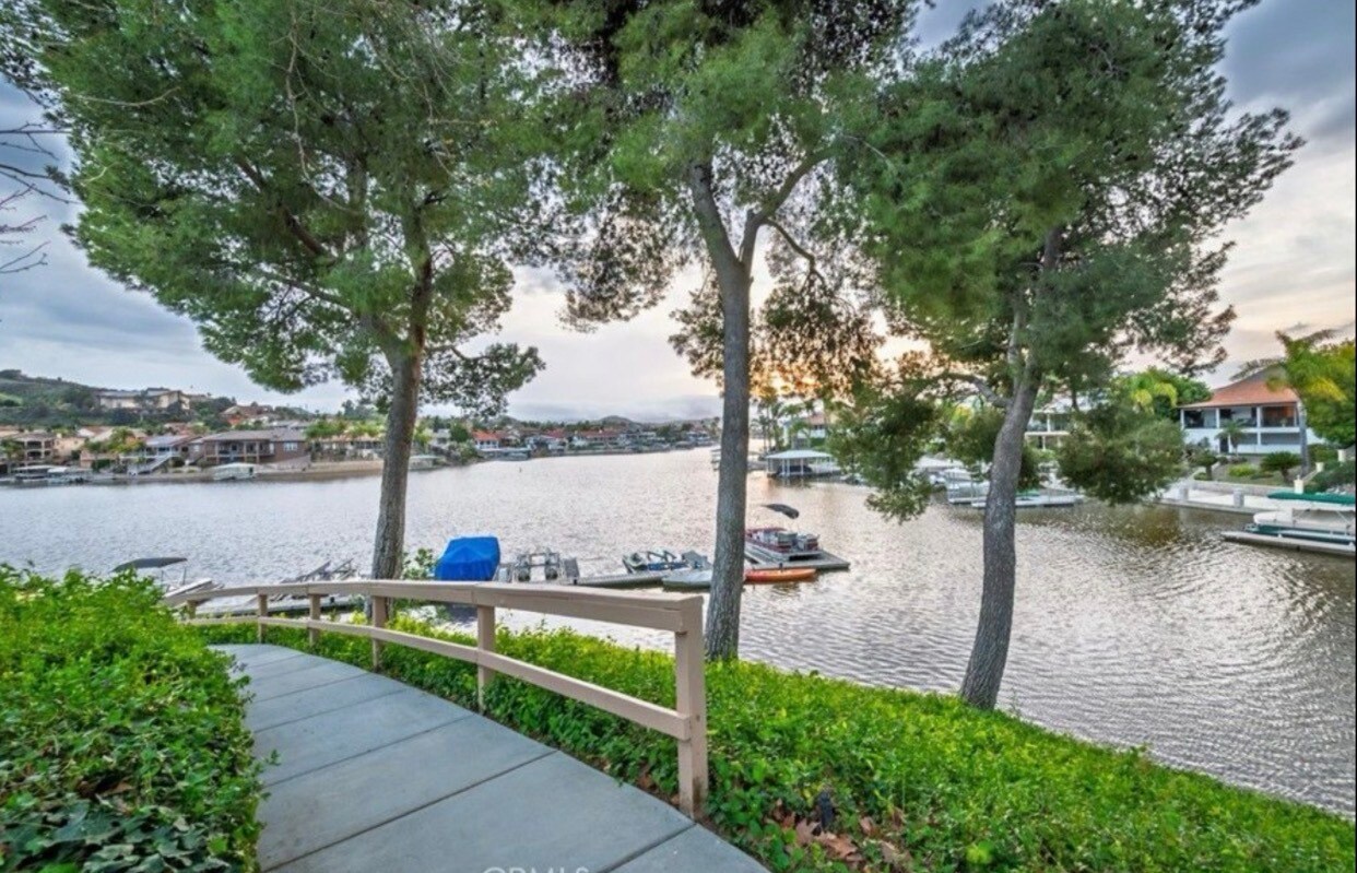 Building Photo - 24311 Canyon Lake Dr N