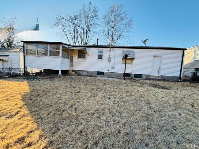 Building Photo - 9720 Gloucester Dr