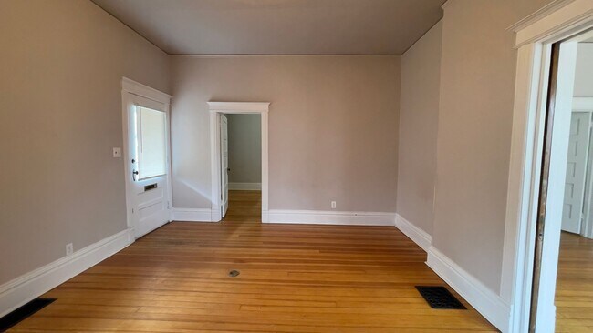 Building Photo - 1011-A N Corona St