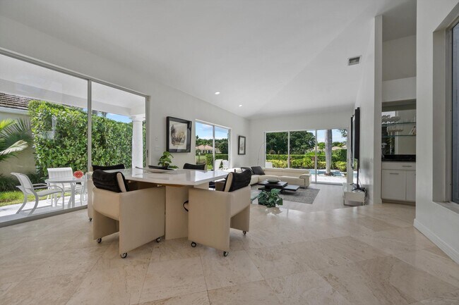 Building Photo - 2587 Muir Cir