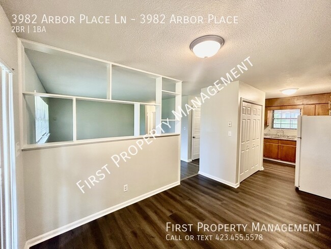 Building Photo - $700 Off One Month's Rent: 2/1 Remodeled D...