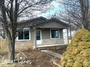 Building Photo - Lovely 3 Bedroom 1 Bathroom now available for rent