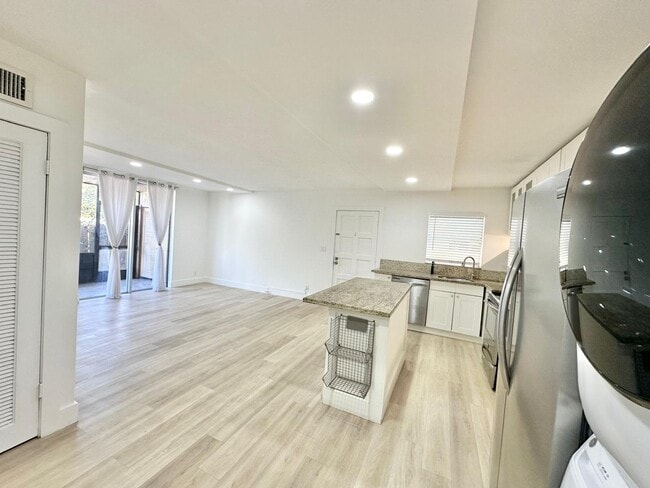 Building Photo - 1271 NW 13th St