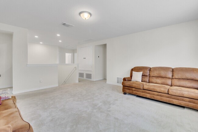 2nd Floor Loft - 432 Lone Falls Dr