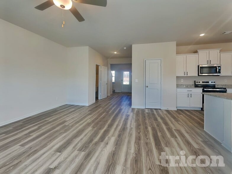 Building Photo - 126 Avondale Blvd SE