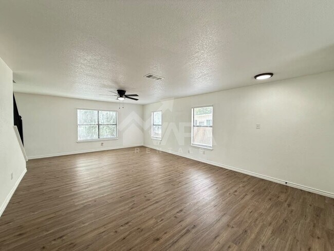 Building Photo - 817 Meadow Peak