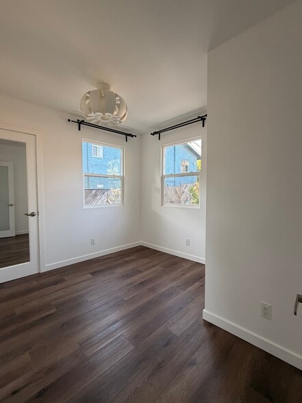 Building Photo - 4912 Mendota Ave