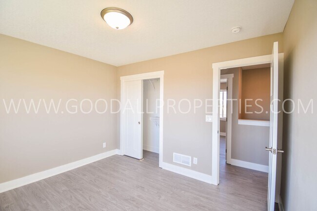 Building Photo - RENT SPECIAL!!! 4-Bedroom, 2.5-Bathroom 2-Story Home in DeSoto!!!