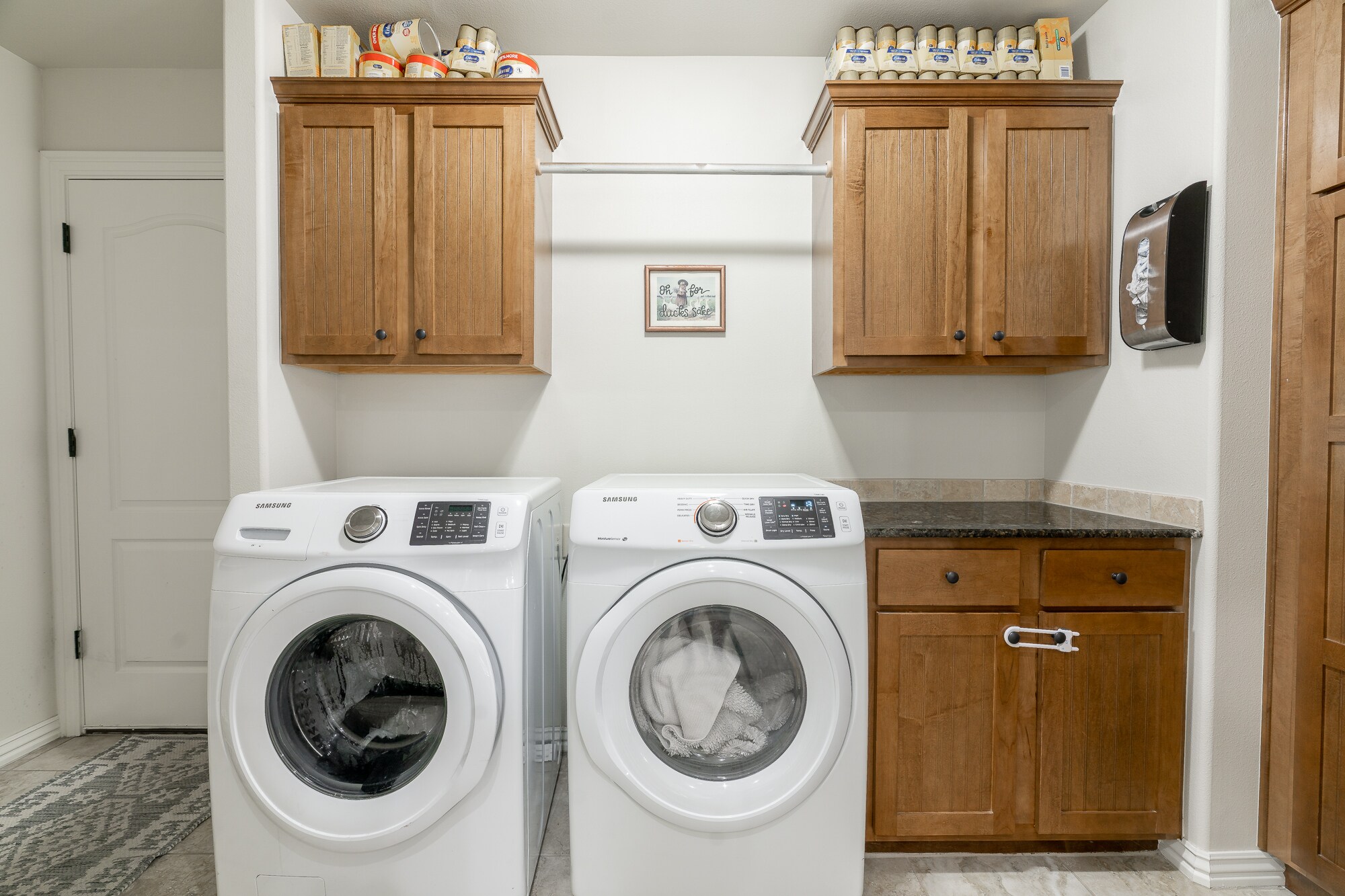 Building Photo - 212 Cowans St