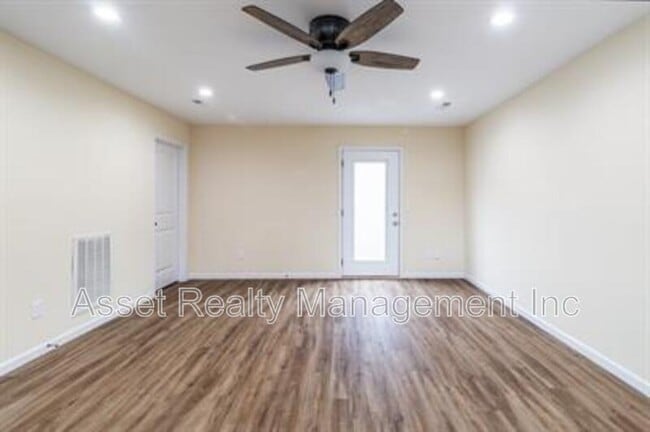 Building Photo - 932 Warrior Hill Dr
