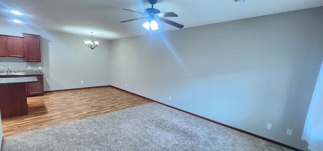 Building Photo - 5782 Overlook Ln