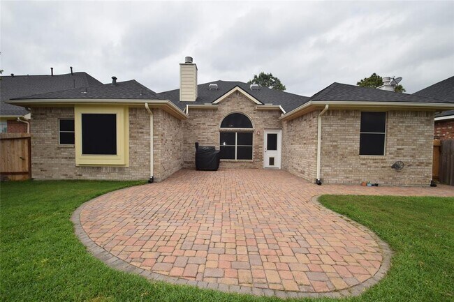 Building Photo - 24239 Yelverton Glen Dr