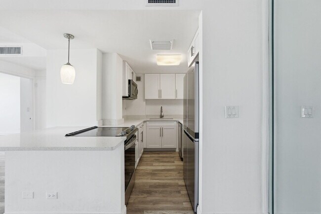 Building Photo - 2800 N Flagler Dr