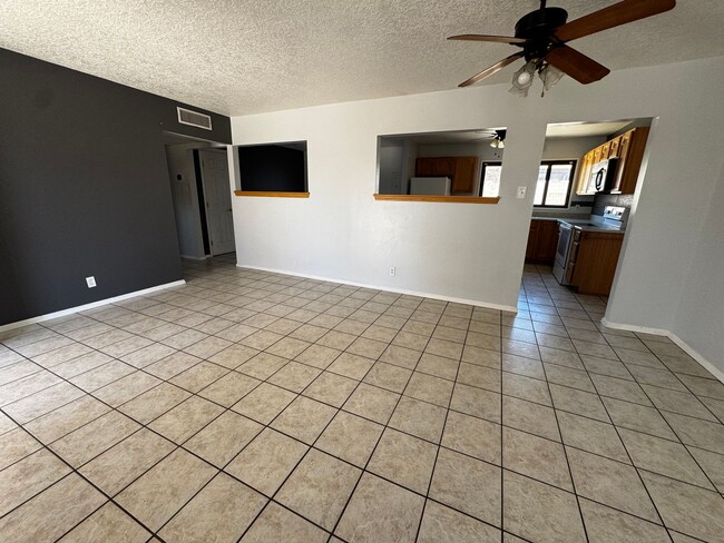 Building Photo - 3 Bed 2 bath in Northeast ABQ- $100/month ...