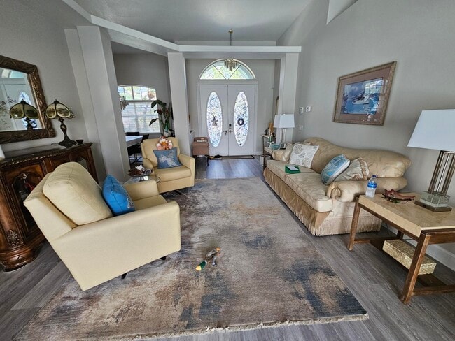 Building Photo - 2720 SE Kern Rd