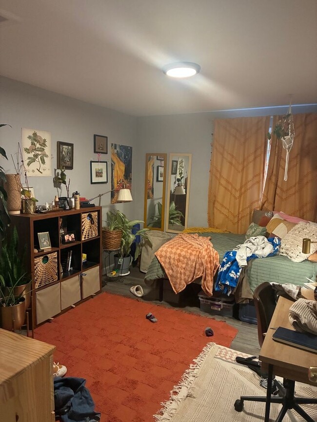 Building Photo - 353 Oakland Ave